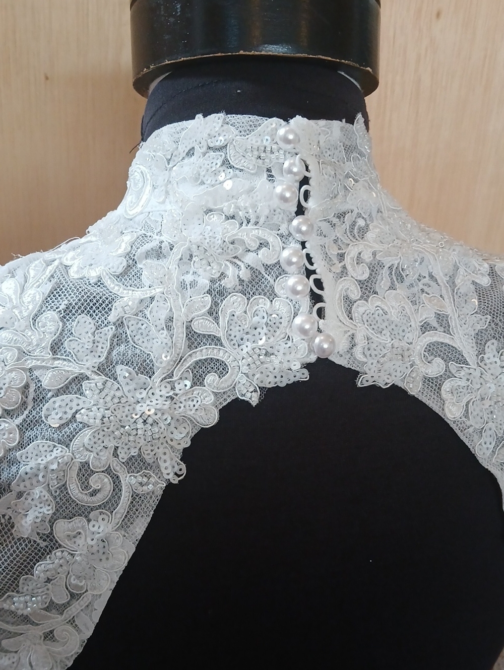 Ivory Lace Bolero Bridal Topper Size 6 - Picture 5 of 6